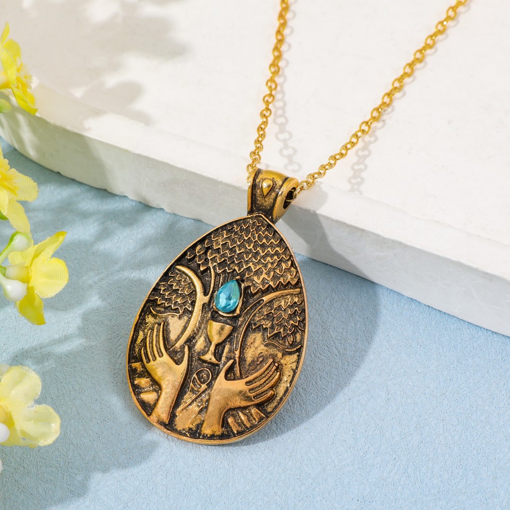 Vintage Game Pendant Necklace  - Vintage Gaming Accessories recensione e prezzo