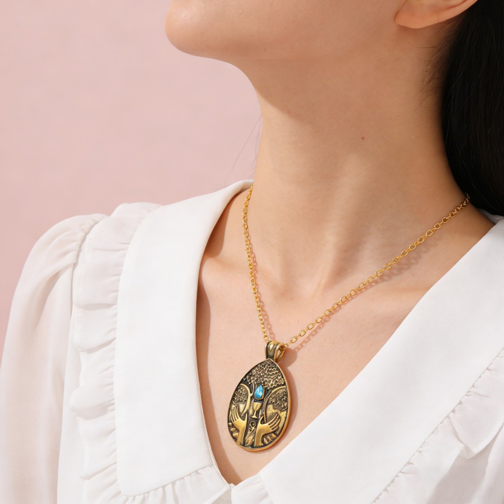 Vintage Game Pendant Necklace  - Vintage Gaming Accessories recensione e prezzo