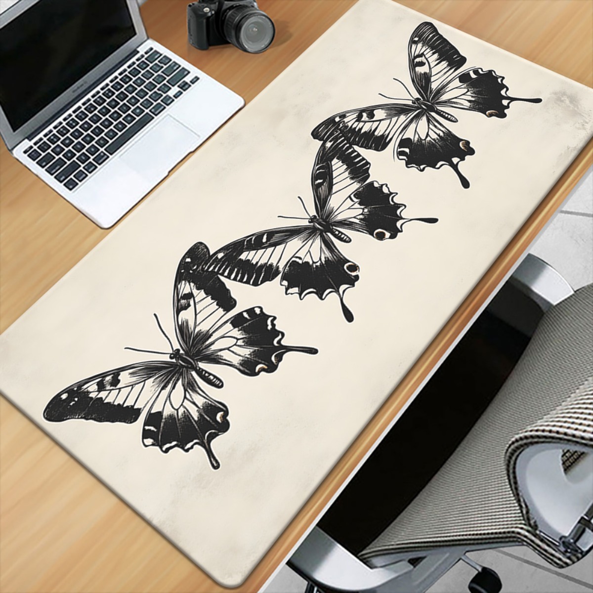 Butterfly Illustration Desk Ma - Vintage Gaming Accessories recensione e prezzo